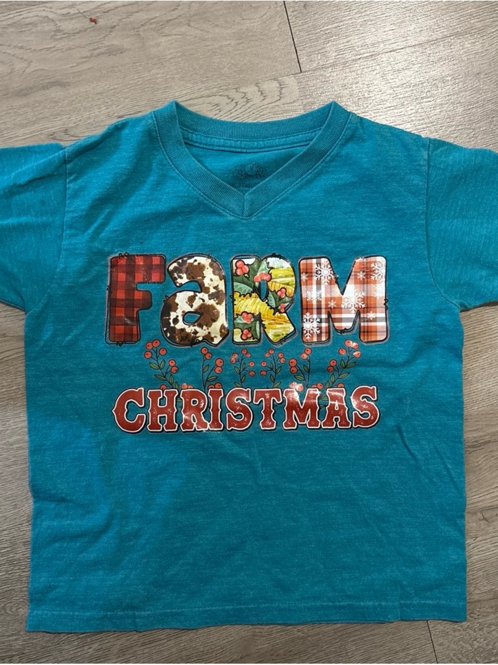 Kids Teal 'Farm Christmas' Graphic V-Neck Tee by